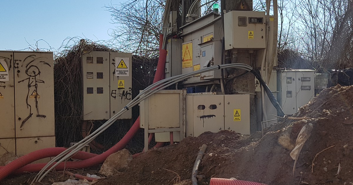 Furt de curent electric