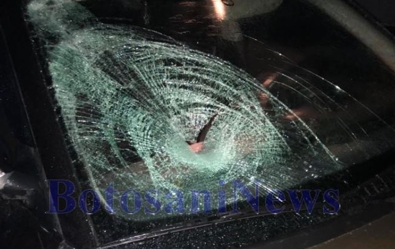 Un polițist de frontieră a lovit cu mașina un băiețel, în ajunul Crăciunului. Copilul de 13 ani a traversat fără să se asigure