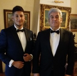 Oprea junior, stanga, si Oprea senior
