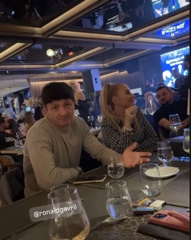 Anamaria Prodan a sărbătorit victoria lui Ronald Gavril. Impresara a dat bani la lăutari pentru iubitul ei: „Este viața mea”