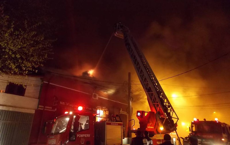 INCENDIU în CAPITALĂ, lângă CLUBUL BAMBOO