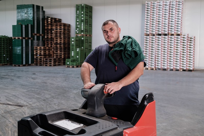 Pera e șef de echipă la ferma Höfler Gemüse din Nürnberg