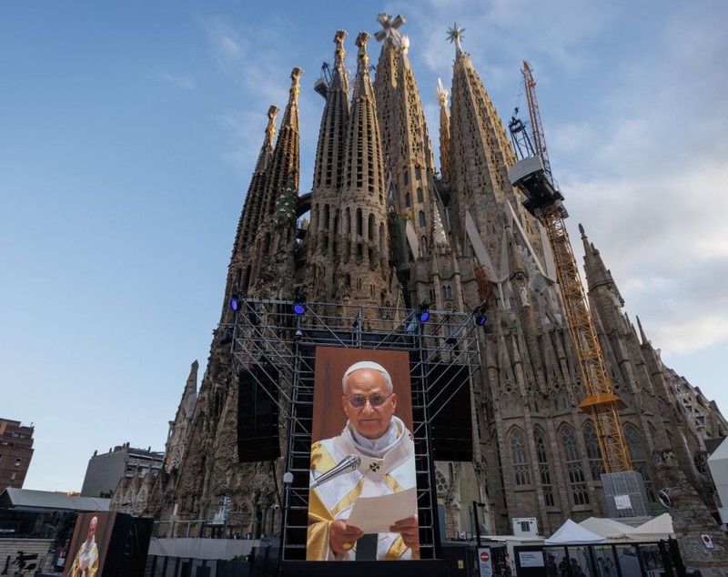 Papa Leon a sfințit Sagrada Familia din Barcelona la fix 100 de ani de la moartea lui Antoni Gaudi