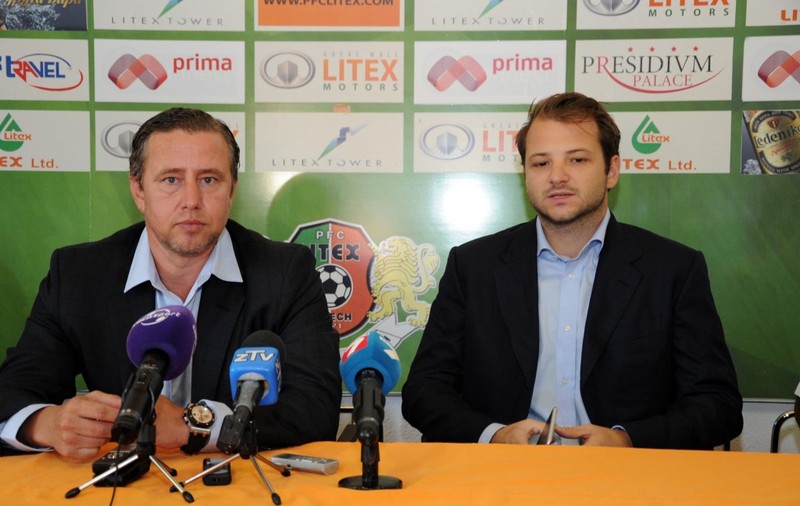 Reghe a semnat pe trei ani cu Litex și a fost prezentat oficial. A apărut albit! Sâmbătă are meci. ^Noul lui patron a vrut să cumpere Steaua în 2013 și se pregătește de pușcărie / GALERIE FOTO