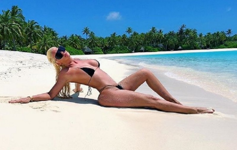Cea mai sexy iubită de fotbalist, poze fierbinți în Maldive. Acolo s-a întâlnit cu jucătoarea de tenis Dominika Cibulkova