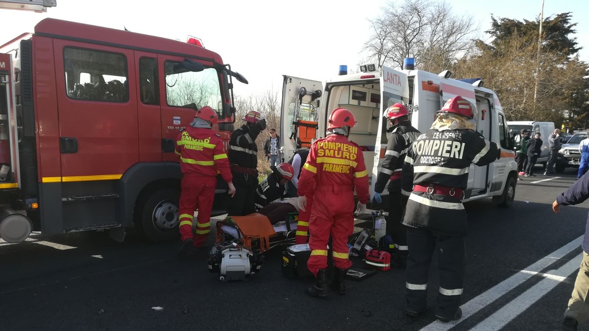 Șase răniți, într-un grav accident petrecut lângă Neptun. La fața locului intervine inclusiv elicopterul SMURD