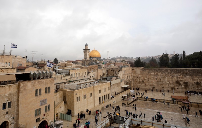 Israelul discută cu zece țări pentru mutarea ambasadei la Ierusalim. Presa israeliană speculează că România se numără printre acestea