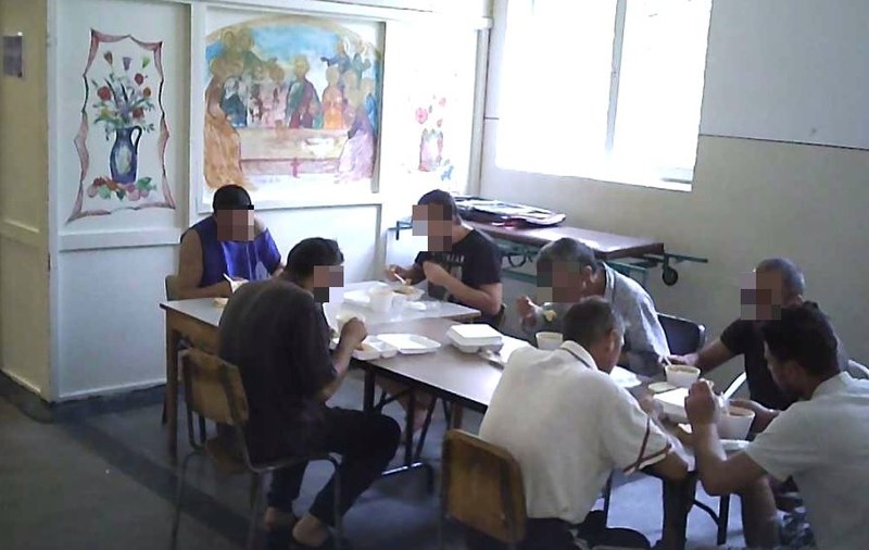 EXCLUSIV/ Prizonieri în Iad. Am petrecut o zi la Spitalul de Psihiatrie Palazu Mare, printre medici și pacienți (VIDEO)