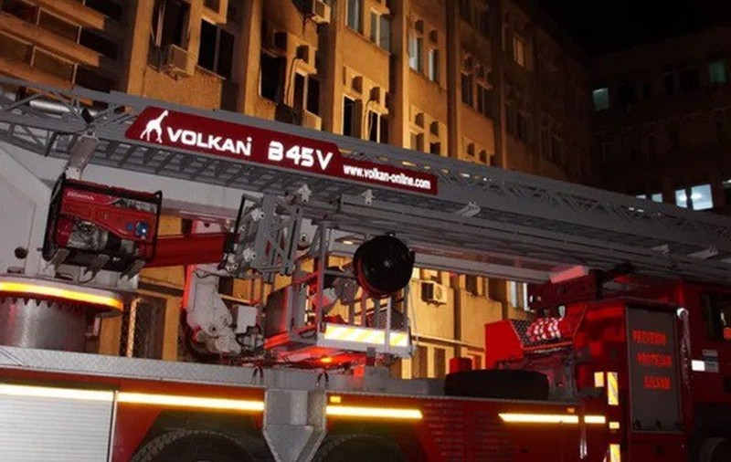 La o zi după tragedia din Constanța, ISU Dobrogea a trimis o autoscară pentru un incendiu în subsolul unui bloc. Cum explică ISU