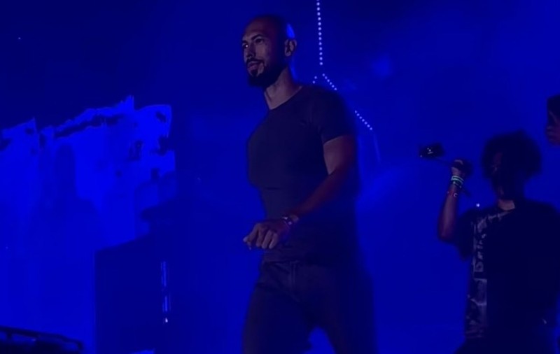 „Beach, Please”: Andrew Tate, judecat pentru viol, chemat pe scenă de rapperul French Montana. „Faceți zgomot pentru fratele meu”