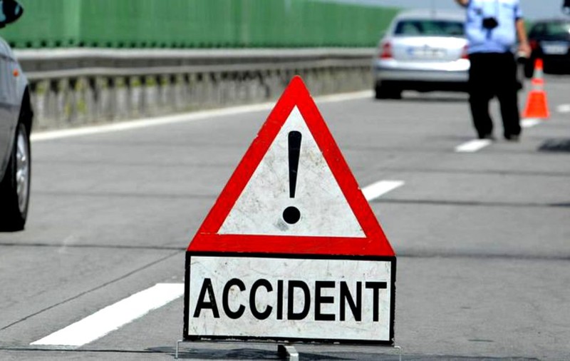 Accident teribil la Suceava. Doi morți după ce o motocicletă s-a lovit de un autocar plin de turiști ucraineni
