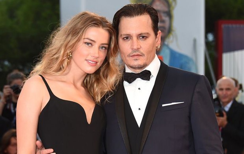 Johnny Depp, filmat când o agresează pe Amber Heard. Fosta soţia l-a înregistrat pe ascuns
