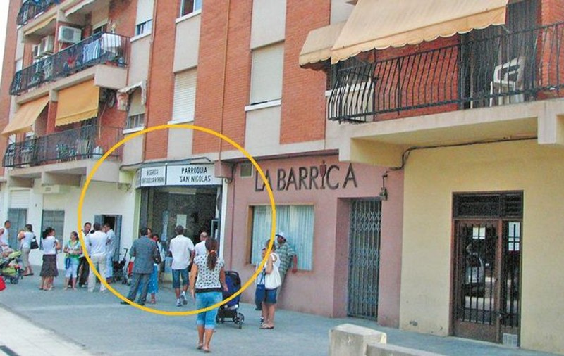 Biserica de la parterul blocului