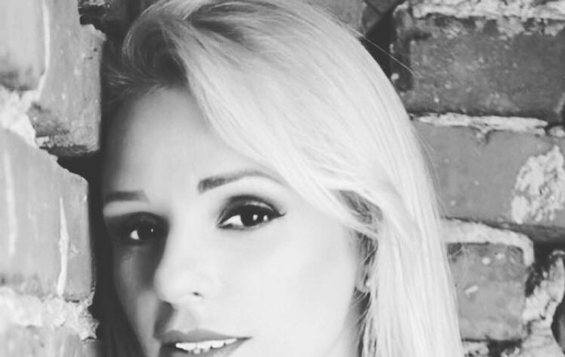 Catrinel Sandu are iubit? Ipostaza tandră în care s-a fotografiat pe plajă