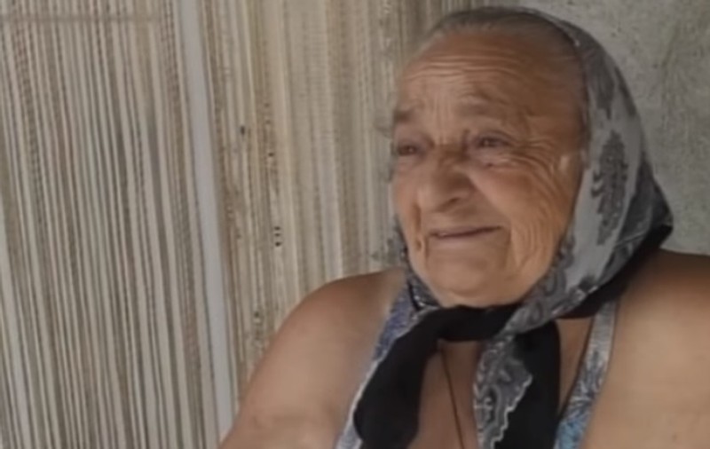 O bătrână din Vâlcea îşi poate permite doar câteva pâini pe lună din pensia de 7 lei pe care o are
