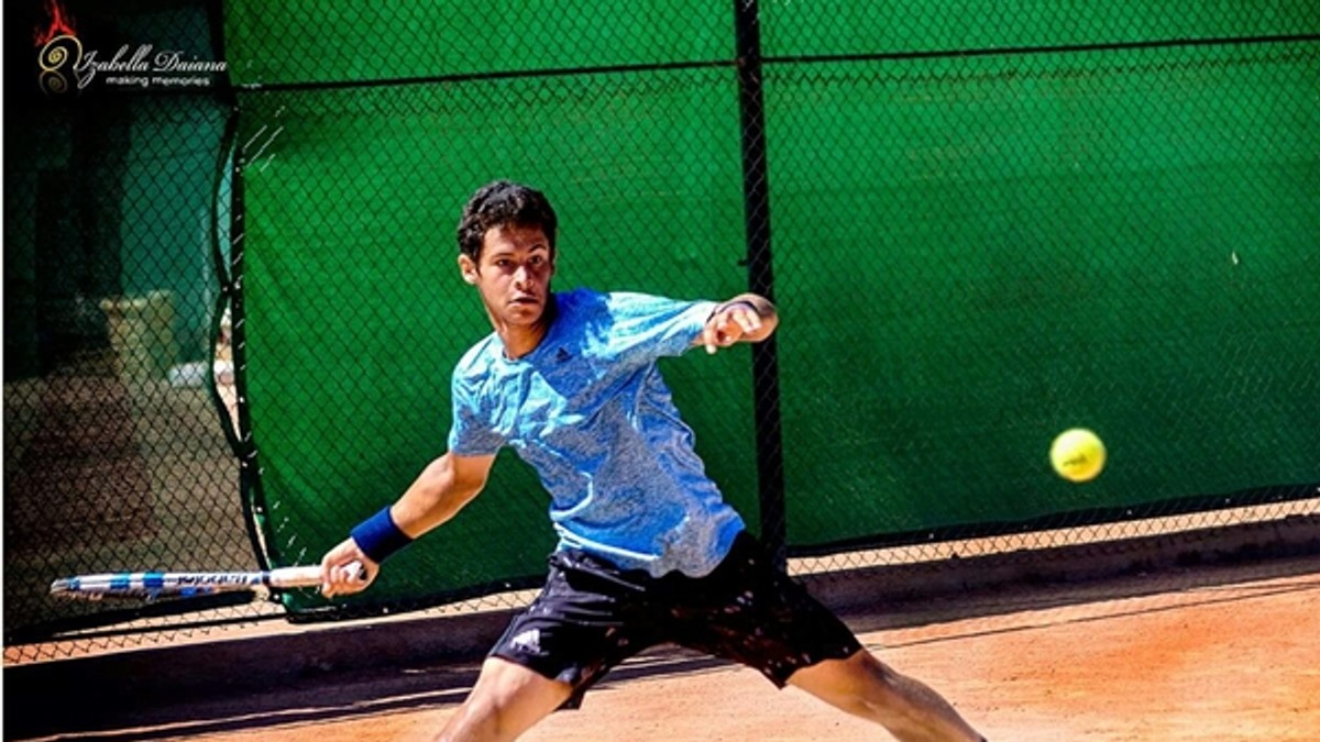 Nini Gabriel Dica joacă finala Campionatului European U 16 de tenis din Rusia