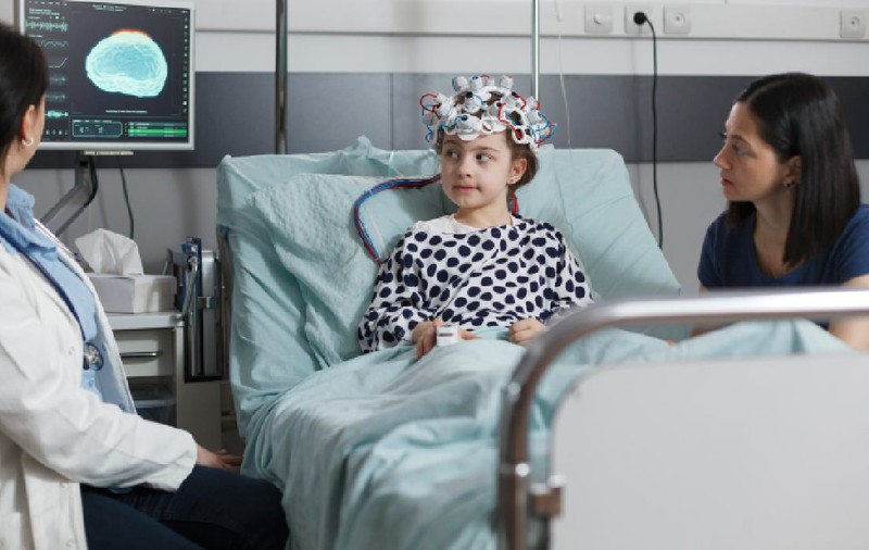 Dr. Eugenia Roza, semnal de alarmă: „Ne străduim să facem rost de ele împreună cu familiile!” Criza medicamentelor care pune în pericol copiii cu epilepsie