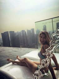 Eugenie Bouchard are oraşul Singapore la picioare. foto:Facebook.com
