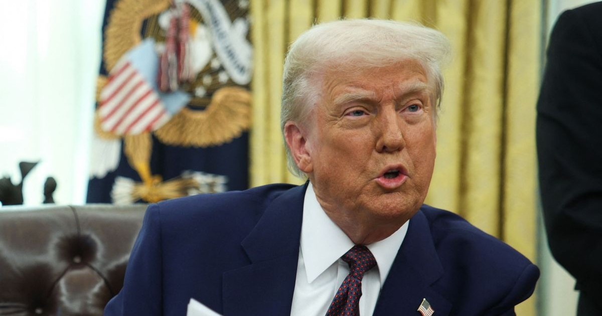 Donald trump vorbind de la casa albă