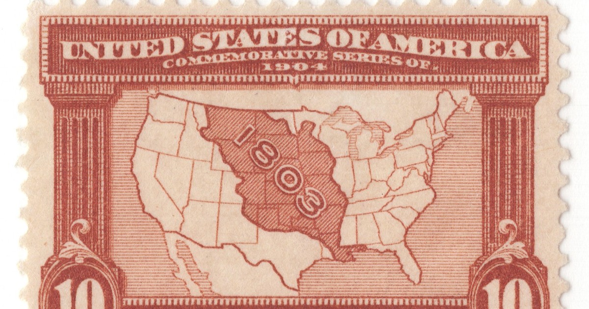 SUA - 30 aprilie 1904: Timbru poștal roșu-maroniu de 10 cenți reprezentând harta achiziției Louisianei. SUA a achizitionat teritoriului Louisiana de către Statele Unite de la Prima Republică Franceză în 1803 în schimbul a cincisprezece milioane