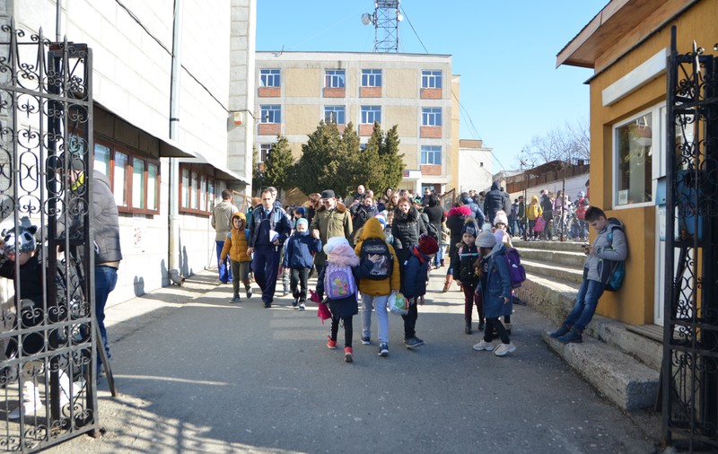 A scăzut numărul elevilor din Craiova care vor primi bursă