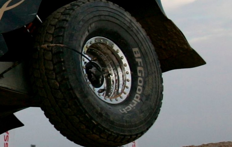 Final destination? Un bărbat a fost călcat pe cap de propria maşină într-un accident SINISTRU