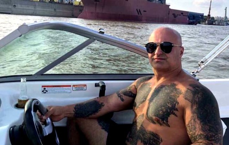 Interlopul Dasaev, trimis în judecată în cazul înjunghierii a doi baschetbaliști americani într-un club din Brăila. Sportivii, atacați fără motiv de Dasaev - rechizitoriu