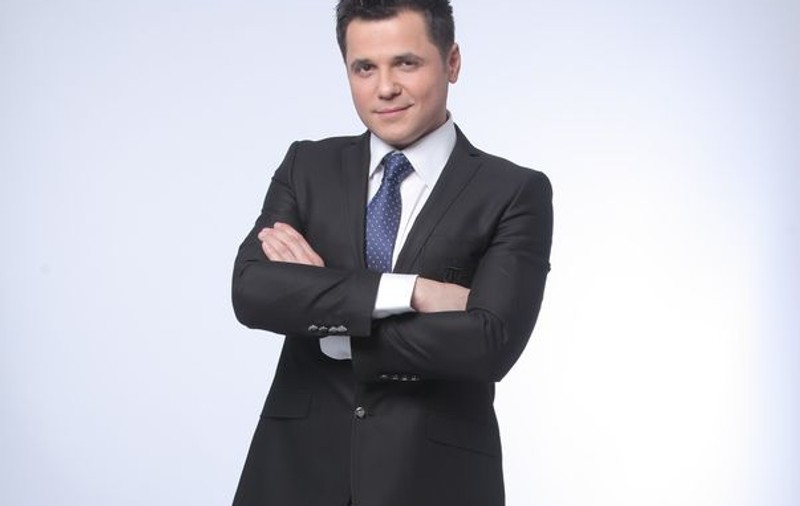 Cove se laudă cu iubita lui: "Nu are operații estetice"