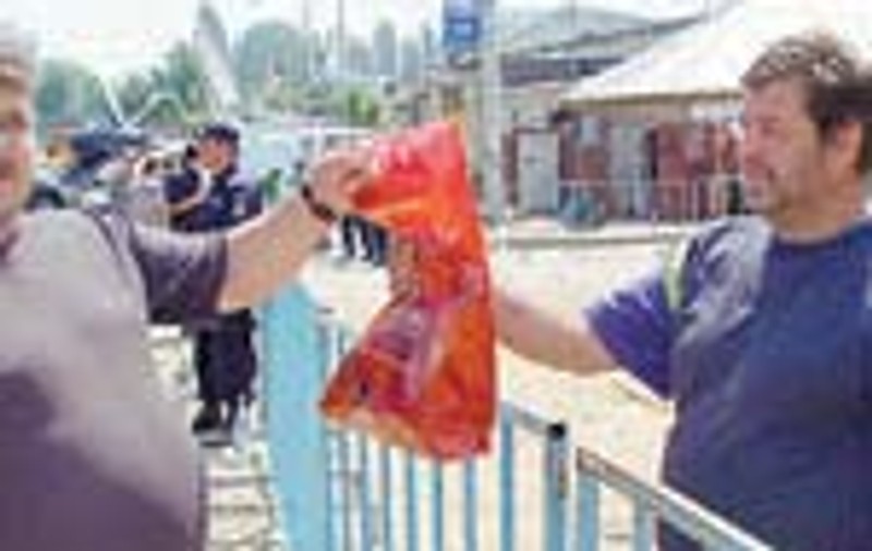 'Prizonierii' din sectorul 4, fara apa si alimente