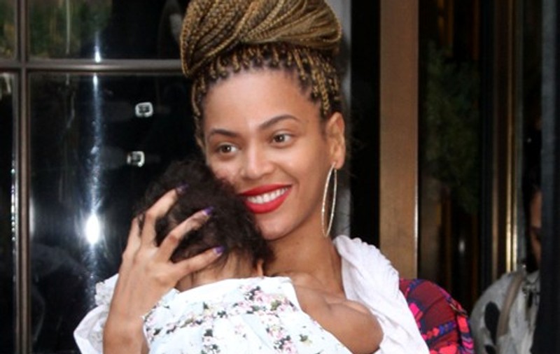 Are 9 LUNI de zile, dar fiica cuplului Jay-Z - Beyonce este în Guinness Book! CA ŞI CÂNTĂREAŢĂ!