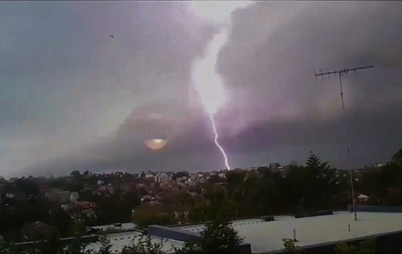 Furtună gigantică, cu 300.000 de fulgere, în Australia