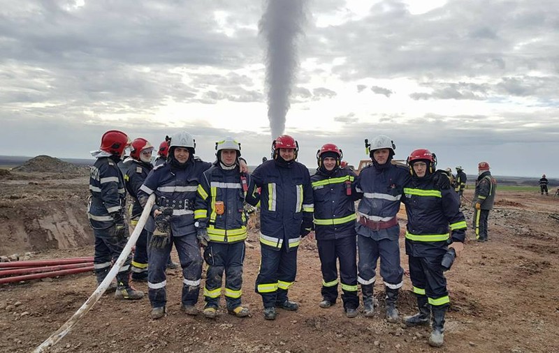 UPDATE | Flacăra incendiului de la sonda din Moftinu a fost stinsă. Intervenția a fost finalizată în totalitate