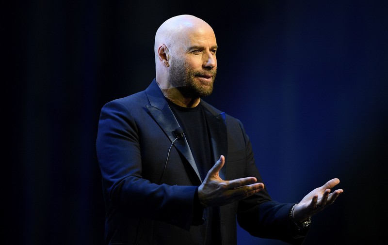 Cum a reacționat John Travolta când a văzut-o pe soția sa într-o scenă de sex cu Tom Cruise