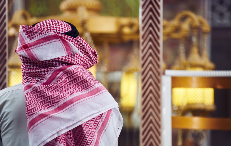 Claustrofobie, singurătate și plictiseală gravă. Cum arată, de fapt, viața pentru un european în raiul petrodolarilor arabi, acolo unde trei români celebri câștigă milioane pe an 