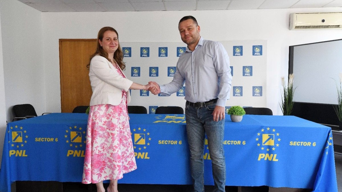 Ligia Deca s-a înscris în PNL. Ministrul Educației a ales Filiala Sector 6, condusă de primarul Sectorului 6, Ciprian Ciucu