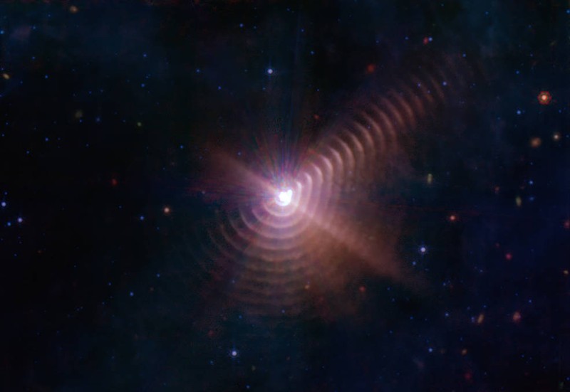 Întâlnirea celor două stele, surprinsă de James Webb | Foto: NASA