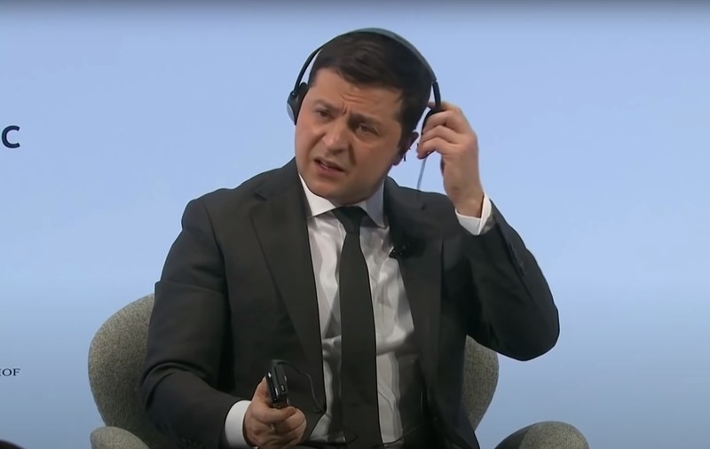 Gluma pe care a făcut-o Zelenski la Munchen, după ce i s-au stricat căștile: "Vedeți, Rusia e aici"