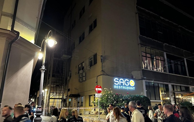 O adolescentă de 16 ani a murit în Oradea, după ce a căzut de pe o clădire dezafectată, la doar 5 zile după ce o altă fată a murit în mod similar în București