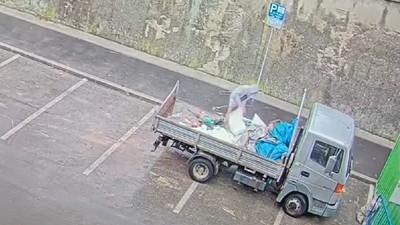 doi barbati din cluj filmati cand aruna gunoiul septembrie 2025