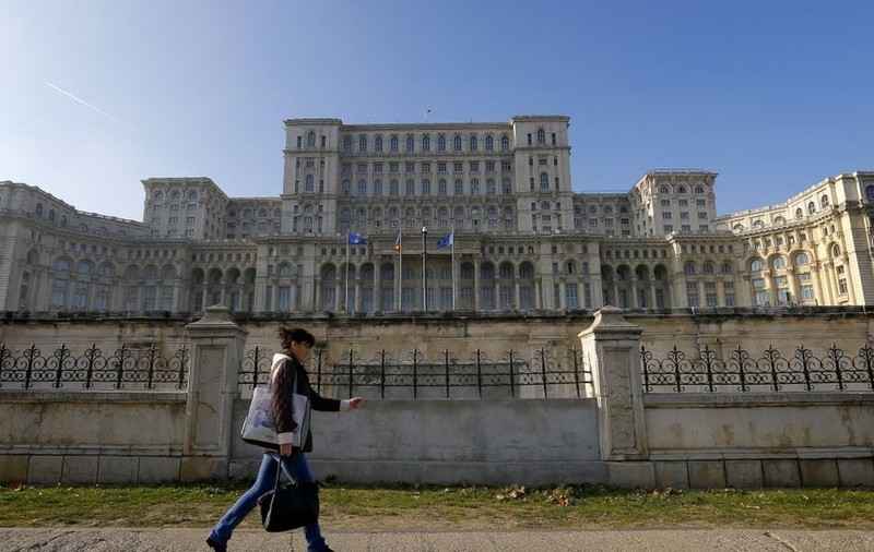 Angajaţii Senatului, nemulțumiți și ei de majorarea salarială propusă de Guvernul Ciolacu