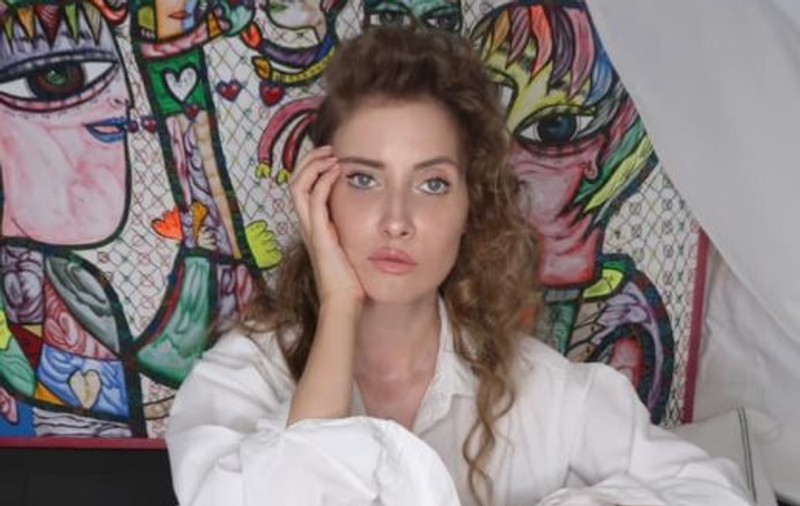 Amănunte neștiute despre Iulia Albu. "Am fost Scheletron, am avut probleme cu acneea și am fost ținta ironiilor tuturor colegilor mei de clasă"