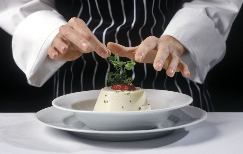 Artă și gastronomie de lux în București: experiențe cu stele Michelin și evenimente exclusiviste, plănuite la un hotel din Capitală