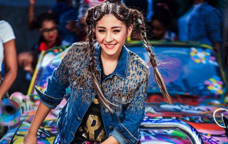 PREMIERĂ LIBERTATEA.RO | Nicole Cherry lansează videoclipul "Vive la vida", împreună cu Mohombi 