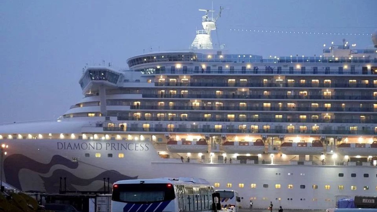 Peste 700 de pasageri de pe nava Diamond Princess au fost infectați FOTO: EPA