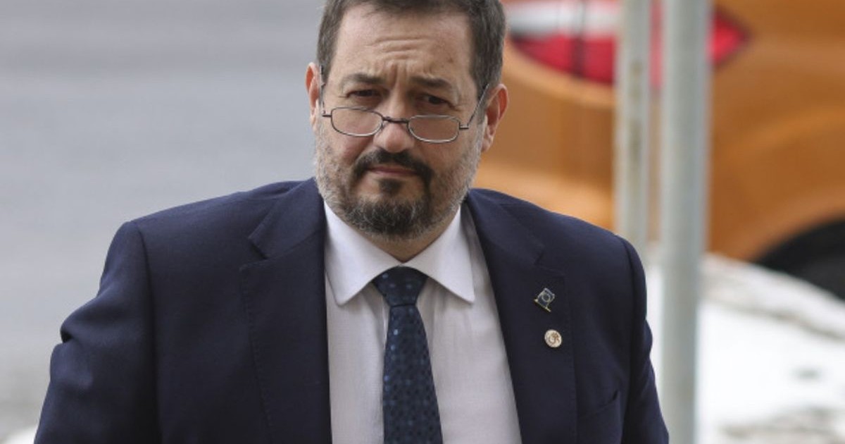 Bogdan Pîrlog merge pe stradă