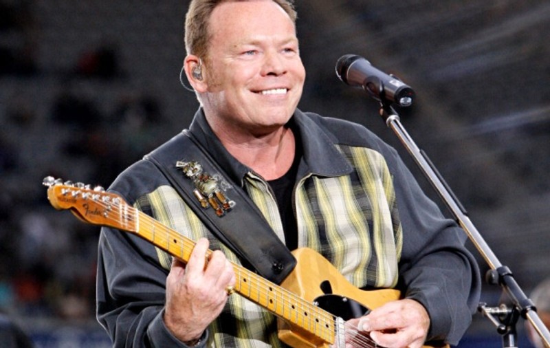 Ali Campbell, legendara voce a grupului UB40, cântă la Bucureşti