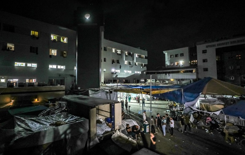 Israelul a lansat un asalt nocturn asupra Spitalului al-Shifa din Gaza. „Soldaţii sunt aici, există morţi şi răniţi”