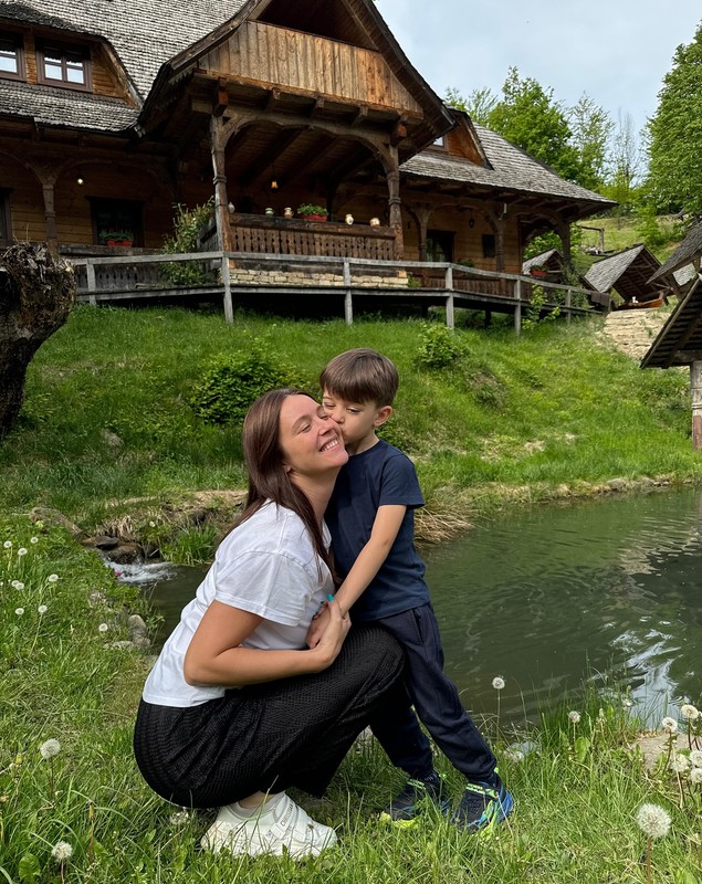 Cum reacționează fiul Dianei Dumitrescu când actrița este recunoscută pe stradă: „Sper la școală să nu continue” | VIDEO EXCLUSIV