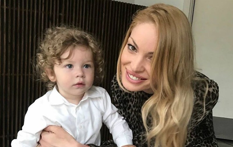 Valentina Pelinel dă din casă. Detalii despre familia ei. “Cum să mi-l facă să sufere?”