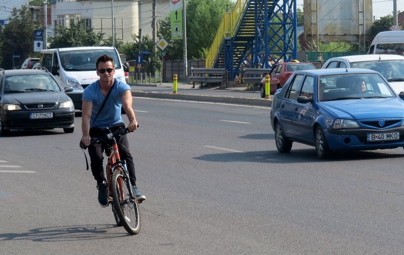 Mattyas a dat mașina pe bicicletă: "Așa mă mențin în formă" | FOTO
